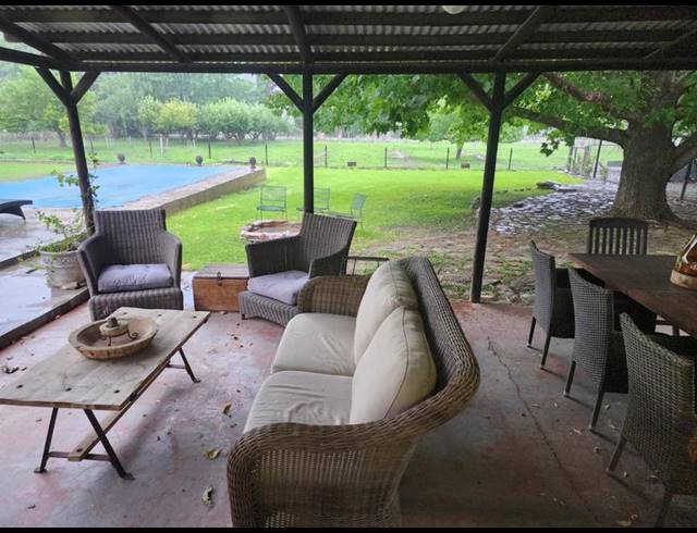 4 BEDROOM HOUSE FOR SALE IN NIEU BETHESDA